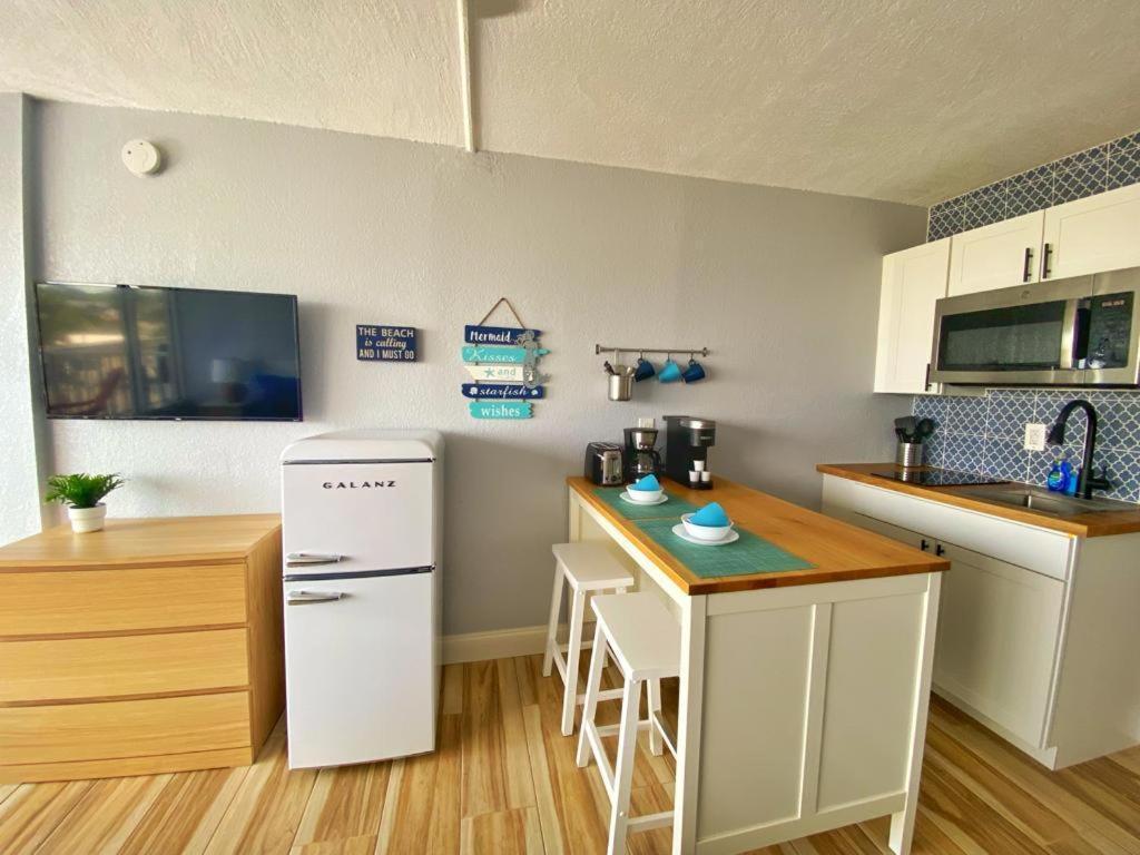 Castaways Resort Studios Daytona Beach Extérieur photo