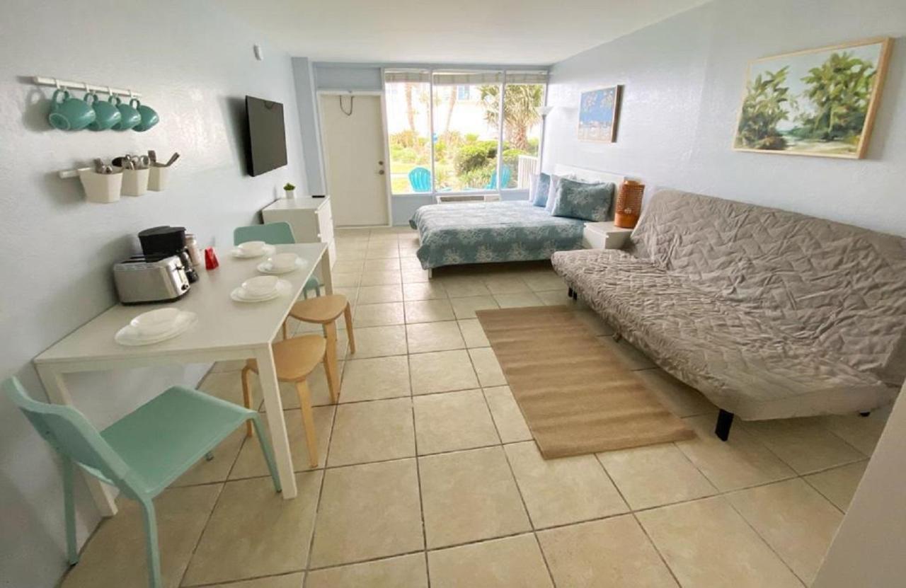 Castaways Resort Studios Daytona Beach Extérieur photo